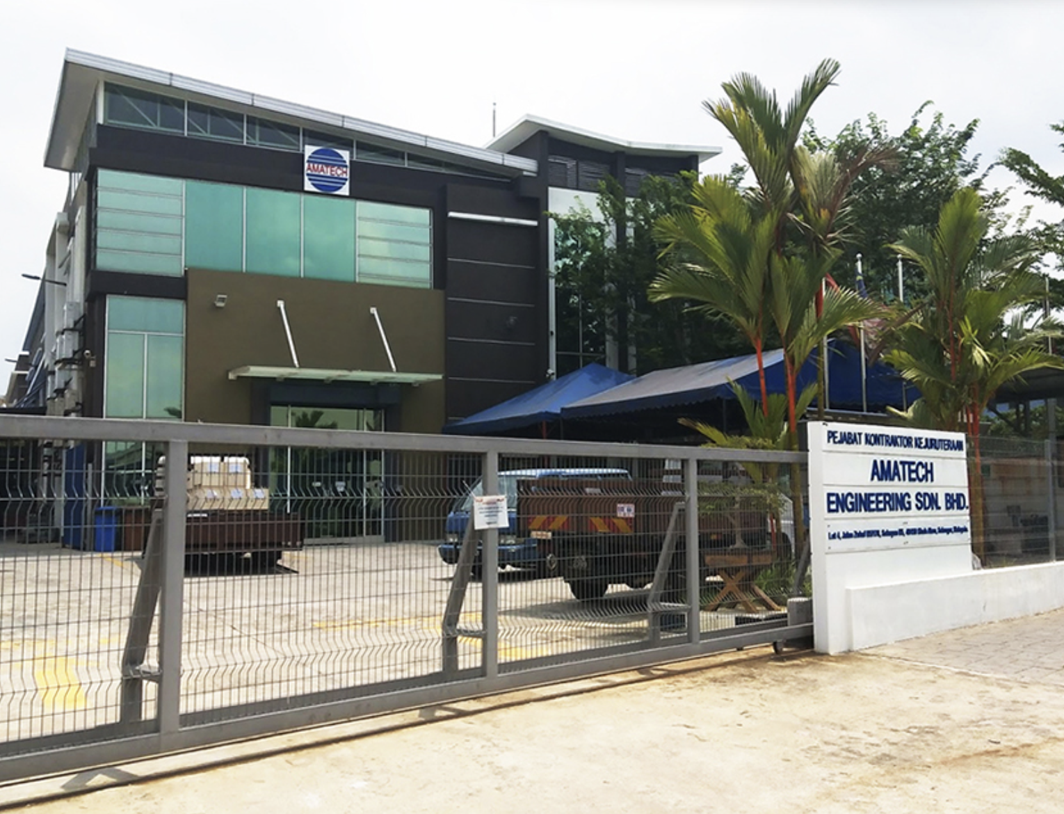 Team of engineers on site